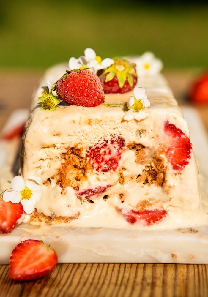 Truskawkowe semifreddo